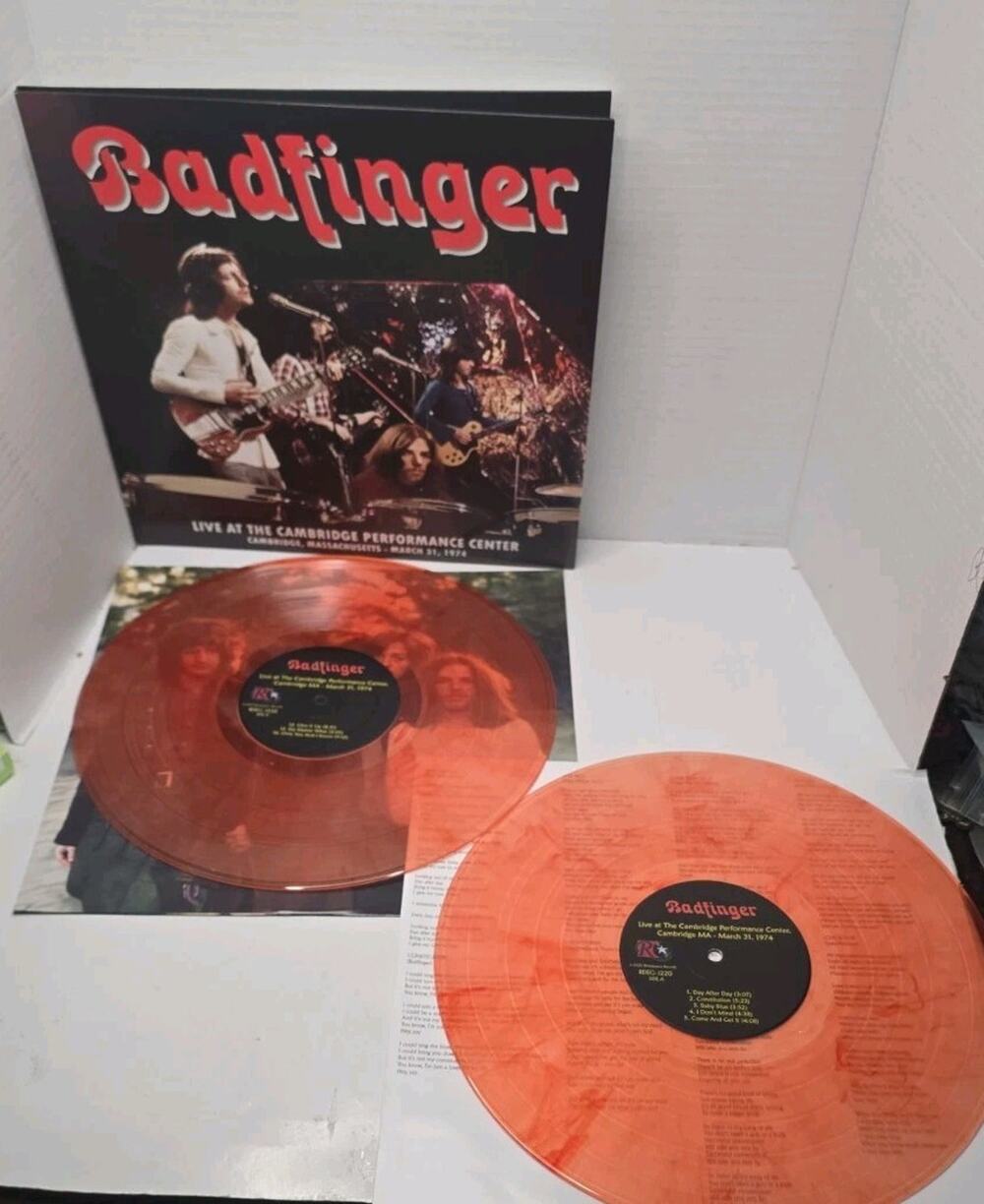 Badfinger – Live At The Cambridge Performance Center 2-LP Excellent Condition